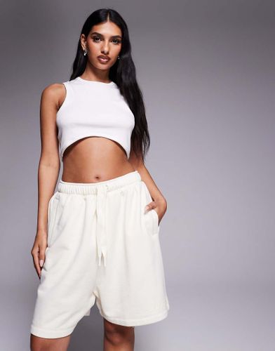 Short de sport avec logo linéaire - Crème - Adidas Originals - Modalova