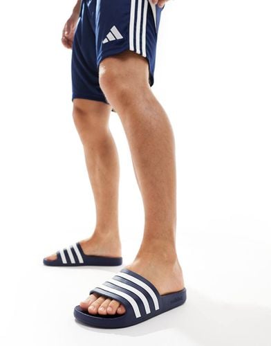 Adidas Swim - Adilette - Sliders con strisce bianche - adidas performance - Modalova