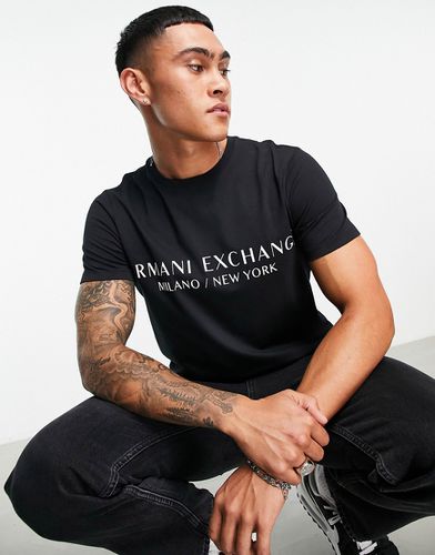 T-shirt nera con scritta "Milano/New York" - Armani Exchange - Modalova