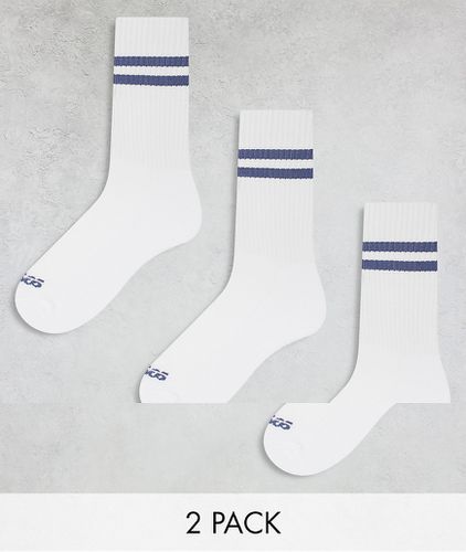 Confezione da 3 calze sportive bianche e blu antibatteriche con 2 strisce - ASOS - Modalova