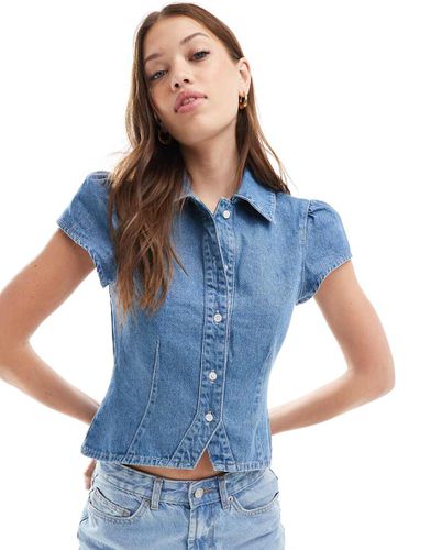 Camicia aderente in denim medio - ASOS DESIGN - Modalova