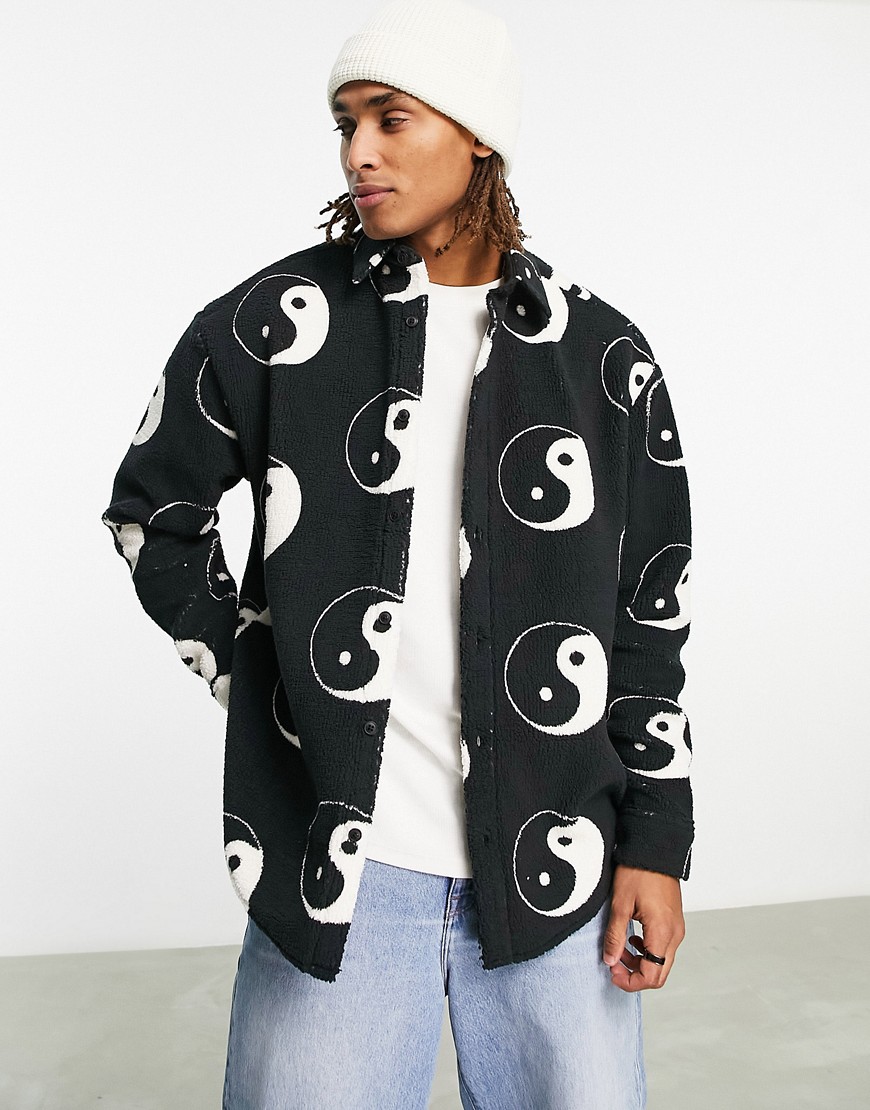 Camicia giacca oversize anni '90 in pile borg con stampa yin-yang - ASOS DESIGN - Modalova