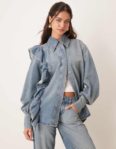 Camicia in denim medio con volant - ASOS DESIGN - Modalova