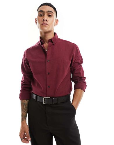 Camicia in seersucker vestibilità classica bordeaux - ASOS DESIGN - Modalova