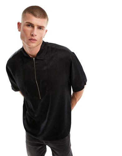 Camicia oversize squadrata con zip corta in raso lavaggio sabbia - ASOS DESIGN - Modalova