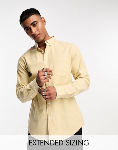 Camicia Oxford slim con collo serafino color sabbia tinta in filo - ASOS DESIGN - Modalova