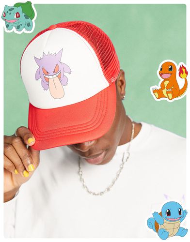 Cappellino trucker unisex con stampa Pokemon di Gengar rosso e bianco - ASOS DESIGN - Modalova