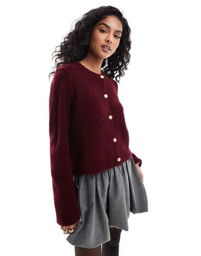 Cardigan girocollo in bouclé bordeaux con bottoni dorati - ASOS DESIGN - Modalova