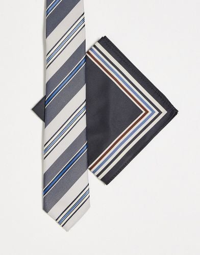 Cravatta slim e fazzoletto da taschino a righe rétro blu e crema - ASOS DESIGN - Modalova