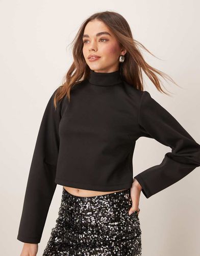 Crop top accollato in tessuto scuba con maniche cocoon - ASOS DESIGN - Modalova