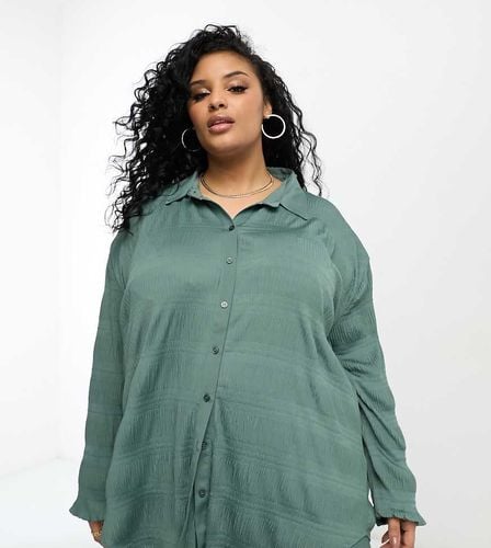 ASOS DESIGN Curve - Camicia oversize in plissé color kaki - ASOS Curve - Modalova