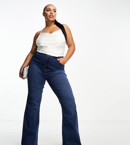 ASOS DESIGN Curve - Jeans a zampa modellanti super elasticizzati scuro - ASOS Curve - Modalova