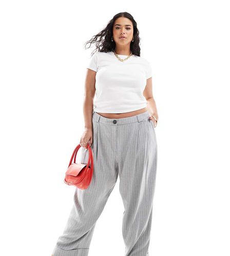 ASOS DESIGN Curve - Pantaloni sartoriali affusolati a righe con risvolto sul fondo - ASOS Curve - Modalova