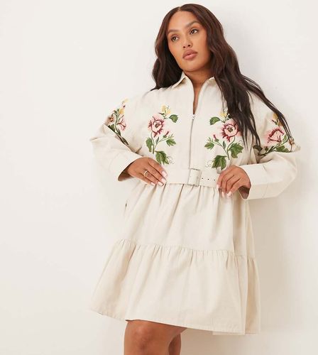 ASOS DESIGN Curve - Robe chemise courte zippée en sergé brodé - Crème - Asos Curve - Modalova
