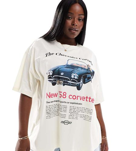 ASOS DESIGN Curve - T-shirt vestibilità boyfriend con stampa grafica dell'auto Corvette su licenza - ASOS Curve - Modalova