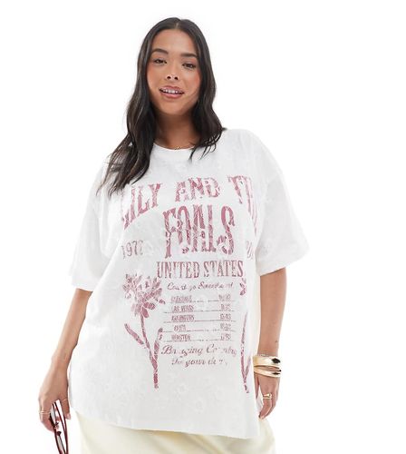 ASOS DESIGN Curve - T-shirt oversize avec imprimé groupe et épaisseur en dentelle - Asos Curve - Modalova