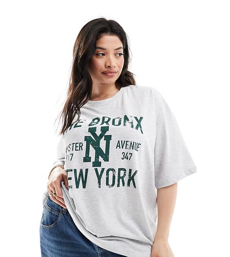 ASOS DESIGN Curve - T-shirt oversize color ghiaccio mélange con stampa "The Bronx" - ASOS Curve - Modalova