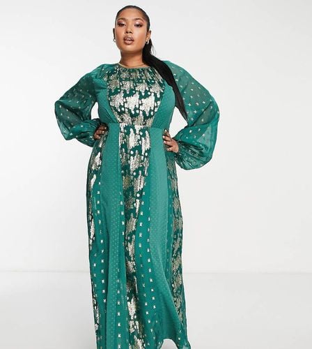 ASOS DESIGN Curve - Vestito midi in jacquard metallizzato elasticizzato sul retro color verde pino - ASOS Curve - Modalova