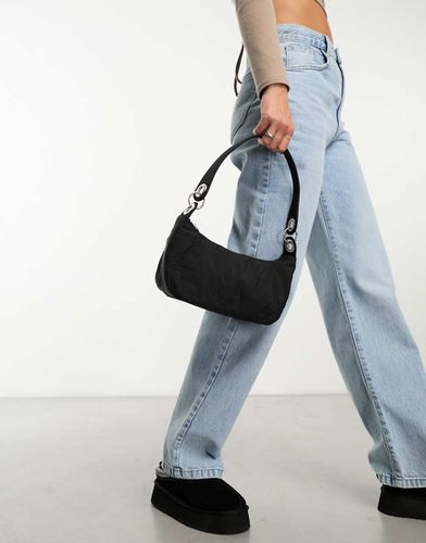 Borsa da spalla in nylon stropicciato nera con doppi anelli - ASOS DESIGN - Modalova