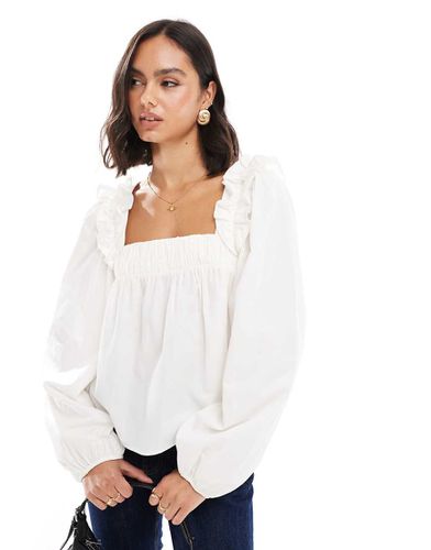 Blusa a trapezio bianca in popeline con volant sulle spalle - ASOS DESIGN - Modalova