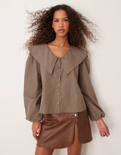 Blusa marrone a quadri con colletto oversize - ASOS DESIGN - Modalova