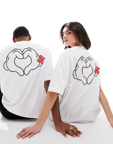 Disney - T-shirt unisex oversize bianca con stampa di Topolino e Minnie e di mani - ASOS DESIGN - Modalova