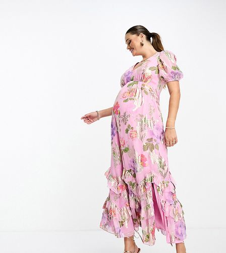 ASOS DESIGN Maternity - Vestito lungo in lurex rosa con stampa di rose e volant sul fondo - ASOS Maternity - Modalova