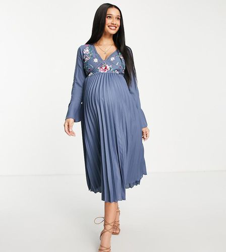 ASOS DESIGN Maternity - Vestito midi a pieghe ricamato - ASOS Maternity - Modalova