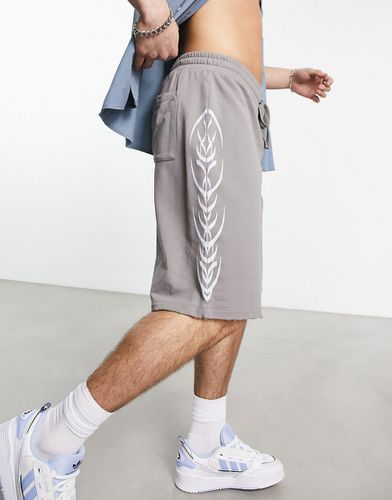 Pantaloncini oversize stile basket grigi con stampa laterale - ASOS DESIGN - Modalova