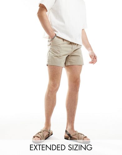 Pantaloncini chino color cuoio taglio corto con pieghe - ASOS DESIGN - Modalova