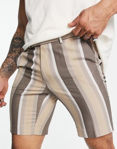 Pantaloncini eleganti slim marroni a righe larghe - ASOS DESIGN - Modalova