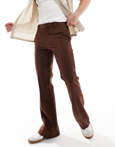 Pantaloni a zampa eleganti marroni - ASOS DESIGN - Modalova