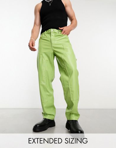 Pantaloni ampi in pelle sintetica verdi - ASOS DESIGN - Modalova