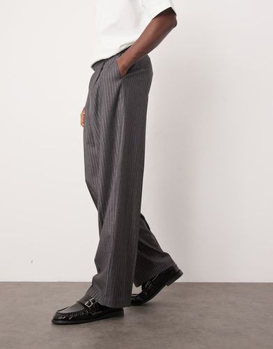 Pantaloni eleganti a fondo ampio grigi metallizzati con motivo gessato - ASOS DESIGN - Modalova