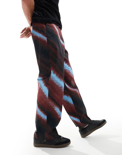 Pantaloni eleganti a fondo ampio marroni con stampa sfumata - ASOS DESIGN - Modalova