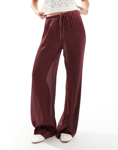 Pantaloni plissé ampi semitrasparenti bordeaux - ASOS DESIGN - Modalova