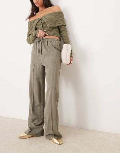 Pantaloni sartoriali kaki a righe - ASOS DESIGN - Modalova