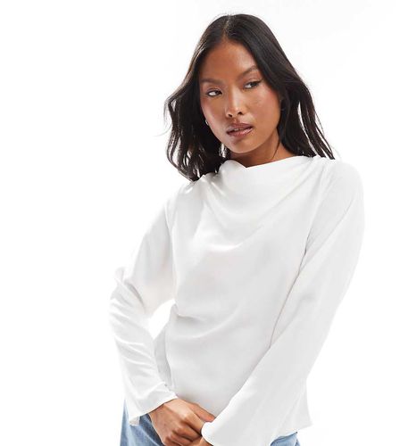 ASOS DESIGN Petite - Blusa color avorio a maniche lunghe con scollo ad anello - ASOS Petite - Modalova