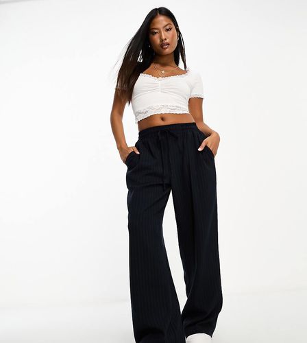 ASOS DESIGN Petite - Pantaloni a righe - ASOS Petite - Modalova