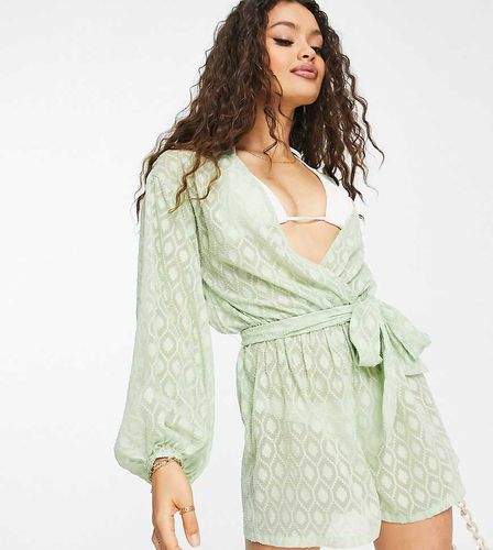 Petite - Tuta corta da mare in jacquard verde salvia trasparente svolazzante con scollo profondo - ASOS DESIGN - Modalova