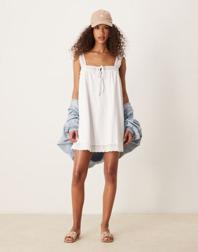 Robe babydoll courte avec encolure carrée et empiècement en dentelle - Asos Design - Modalova