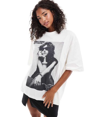 T-shirt bianca oversize con stampa fotografica stile rock in e nero - ASOS DESIGN - Modalova