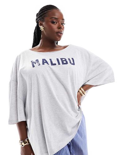 ASOS DESIGN - T-shirt comoda mélange con grafica Malibu e spalle scoperte - ASOS Curve - Modalova