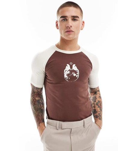 T-shirt corta attillata con maniche raglan e stampa sul petto - ASOS DESIGN - Modalova