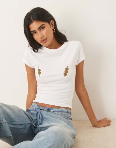 T-shirt court avec imprimé olives - Asos Design - Modalova