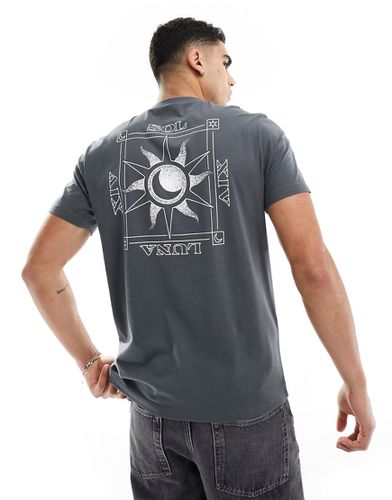 T-shirt grigio antracite con stampa celestiale sul retro - ASOS DESIGN - Modalova