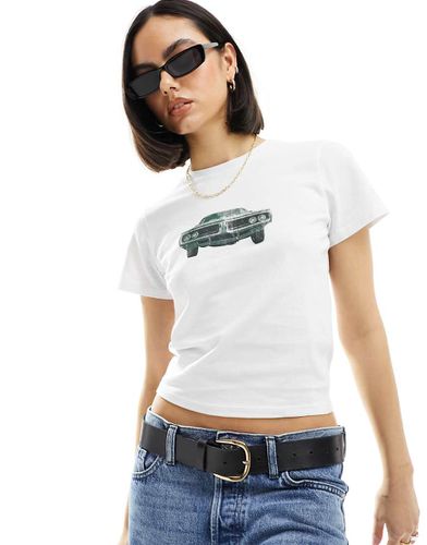 T-shirt mini bianca con grafica vintage con automobile - ASOS DESIGN - Modalova