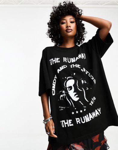 T-shirt oversize taglio lungo nera con grafica "Runaway Rock" - ASOS DESIGN - Modalova