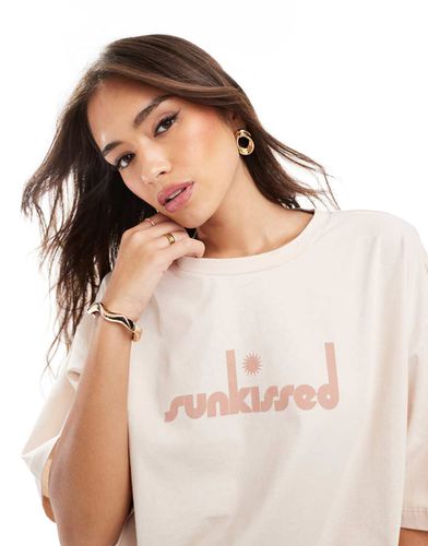 T-shirt oversize tono su tono gialla con stampa "sun kissed" - ASOS DESIGN - Modalova