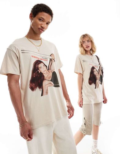 T-shirt oversize unisex color pietra con stampa di Dua Lipa sul davanti - ASOS DESIGN - Modalova